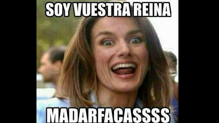 meme "soy vuestra reina"